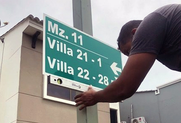 señaletica nomenclatura urbana, material reflectivo